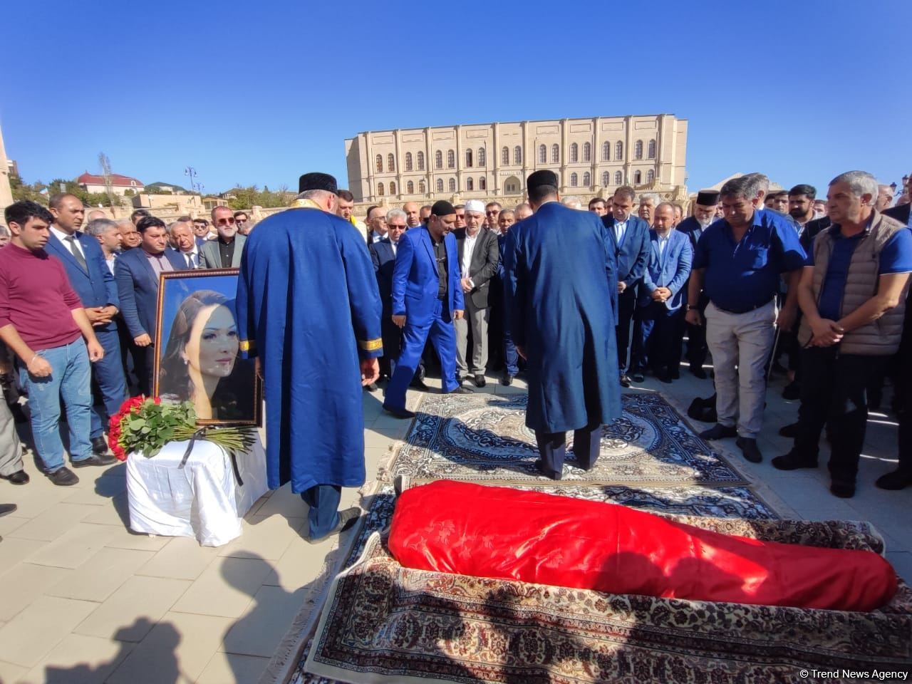 Qənirə Paşayeva ilə vida mərasimi başa çatıb (FOTO/VİDEO) (YENİLƏNİB)