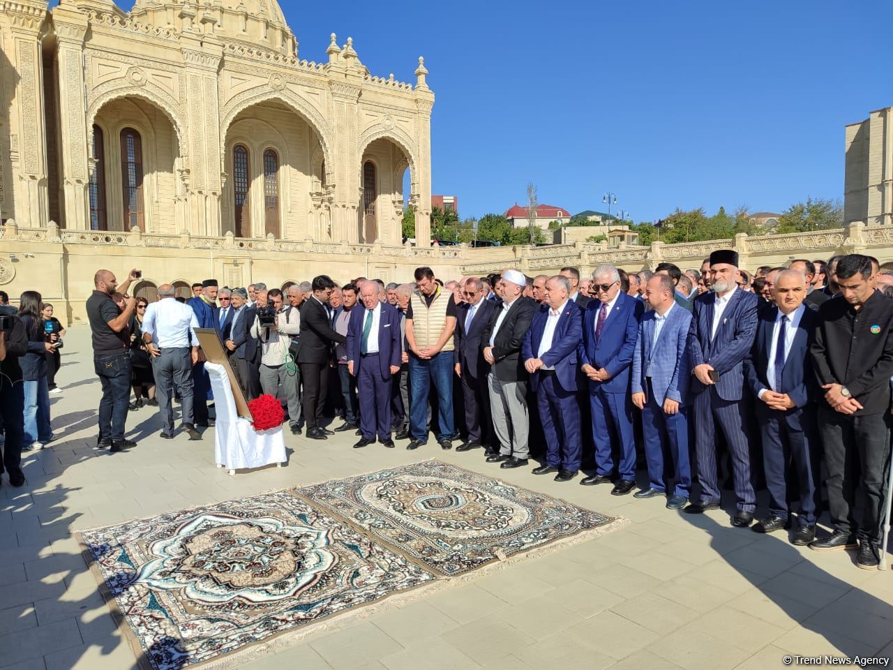 Qənirə Paşayeva ilə vida mərasimi başa çatıb (FOTO/VİDEO) (YENİLƏNİB)