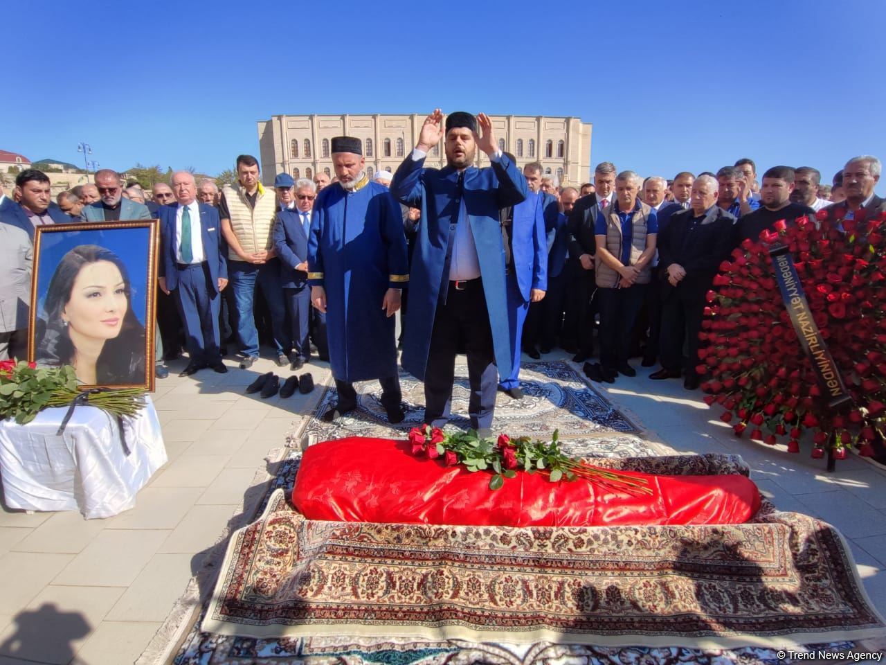 Qənirə Paşayeva ilə vida mərasimi başa çatıb (FOTO/VİDEO) (YENİLƏNİB)