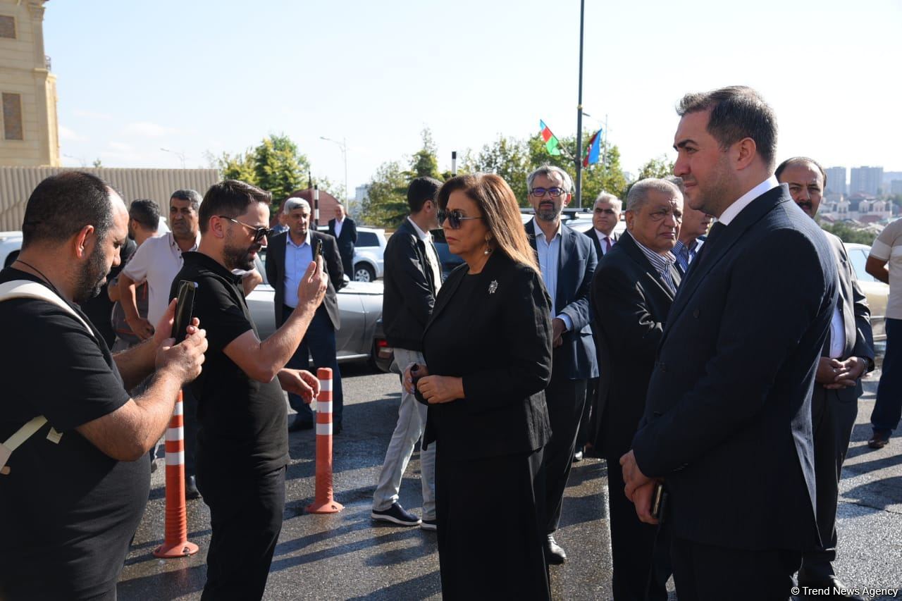 Qənirə Paşayeva ilə vida mərasimi başa çatıb (FOTO/VİDEO) (YENİLƏNİB)