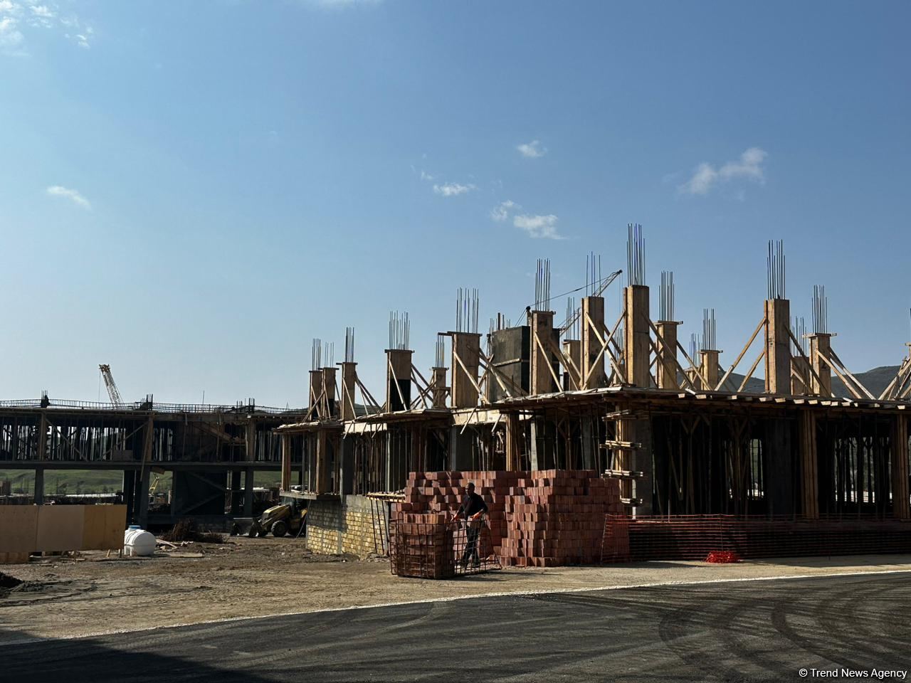 Cəbrayıl şəhərində 33 ümumi yaşayış binası tikiləcək (FOTO)