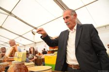 Bakının mərkəzində "bal kimi" yarmarka (FOTOREPORTAJ)