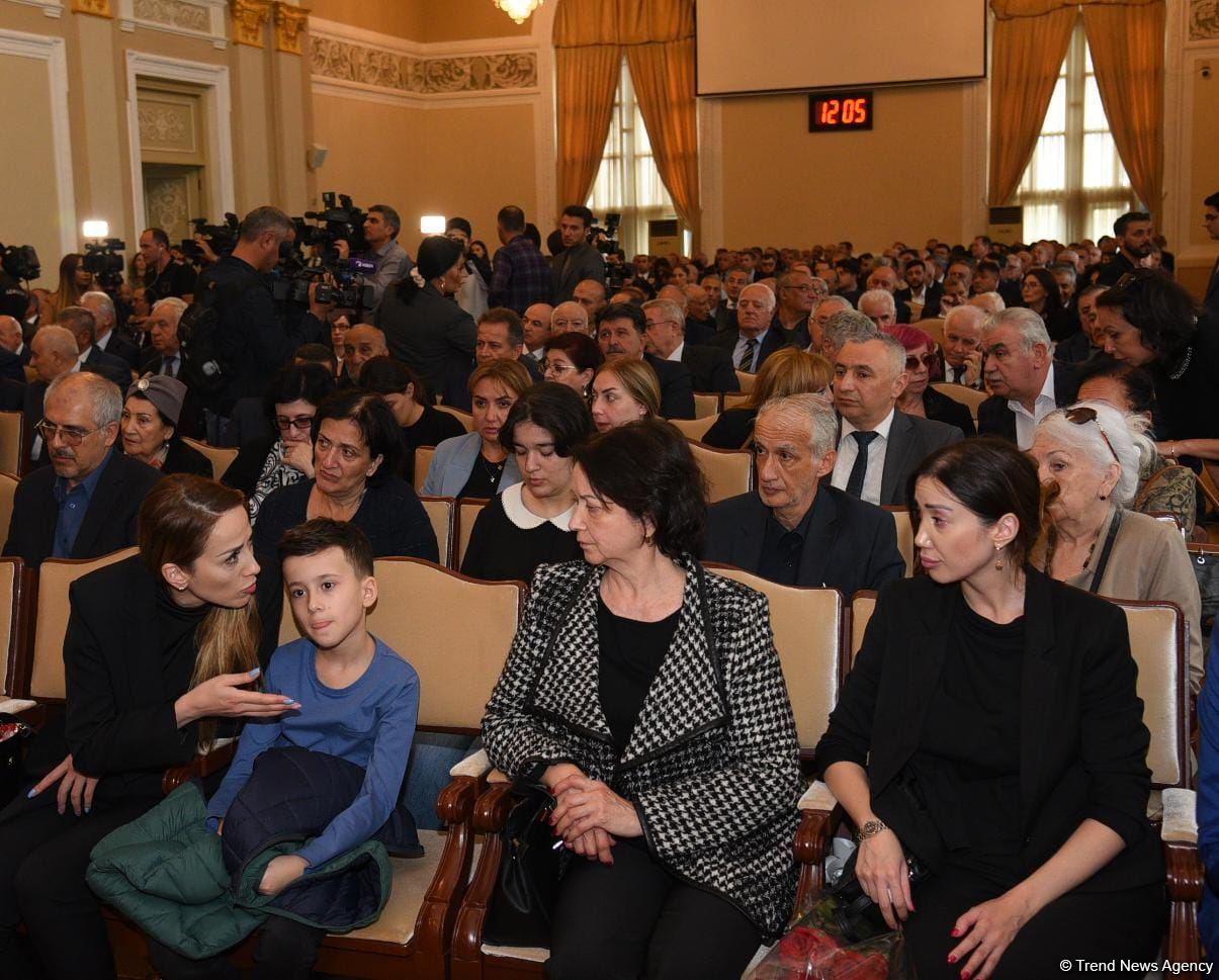 Xoşbəxt Yusifzadə ilə vida mərasimi başa çatdı (FOTO) (YENİLƏNİB)