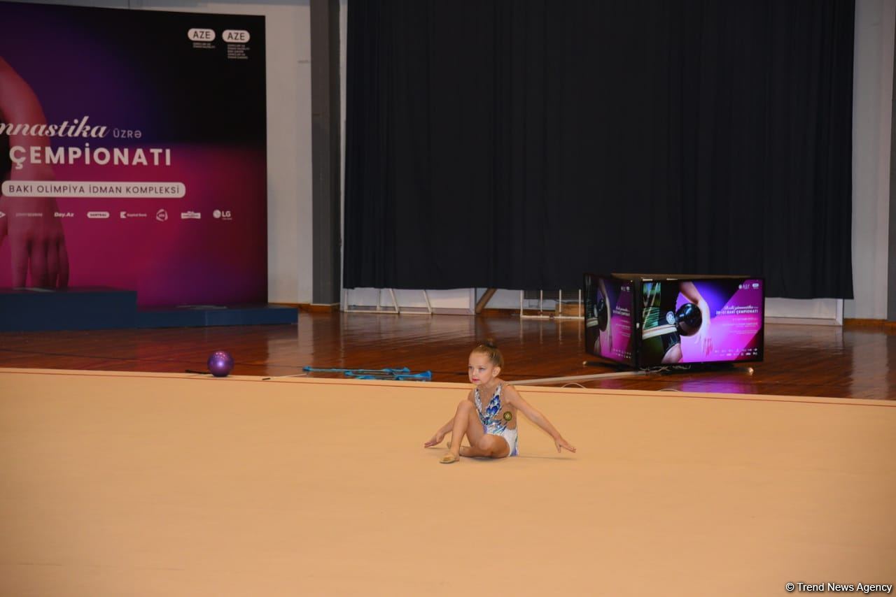 Bədii gimnastika üzrə 28-ci Bakı çempionatına start verilib (FOTO)