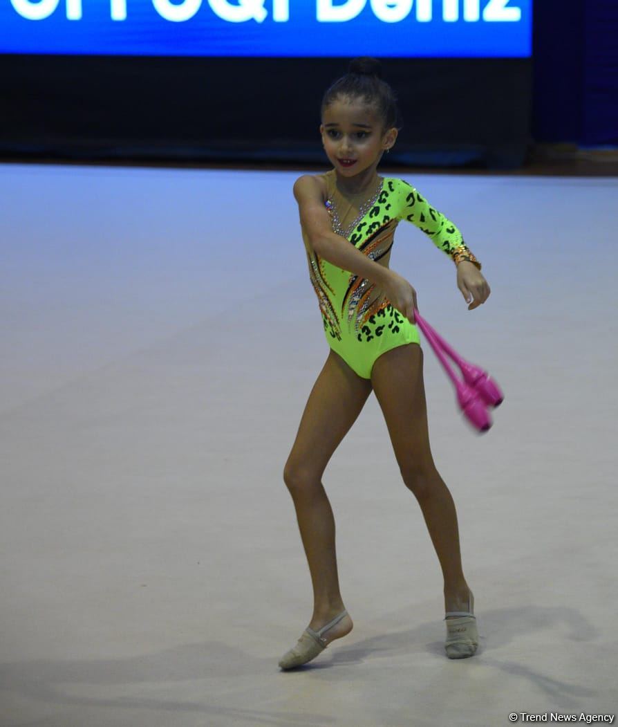 Bədii gimnastika üzrə 28-ci Bakı çempionatına start verilib (FOTO)