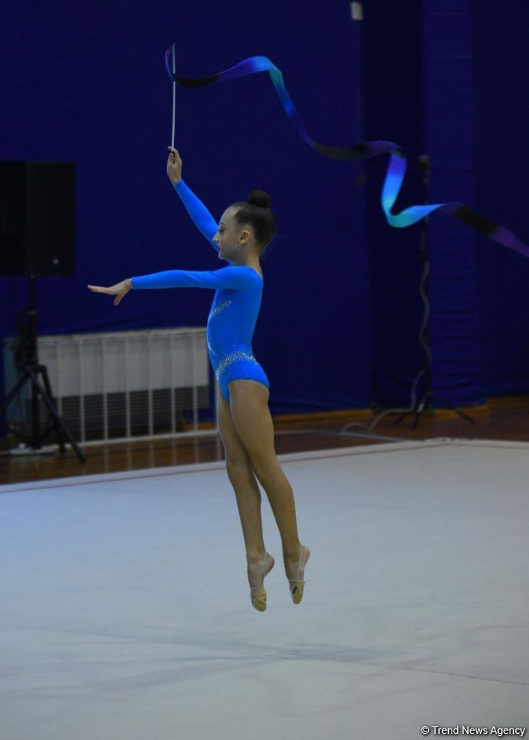 Bədii gimnastika üzrə 28-ci Bakı çempionatına start verilib (FOTO)