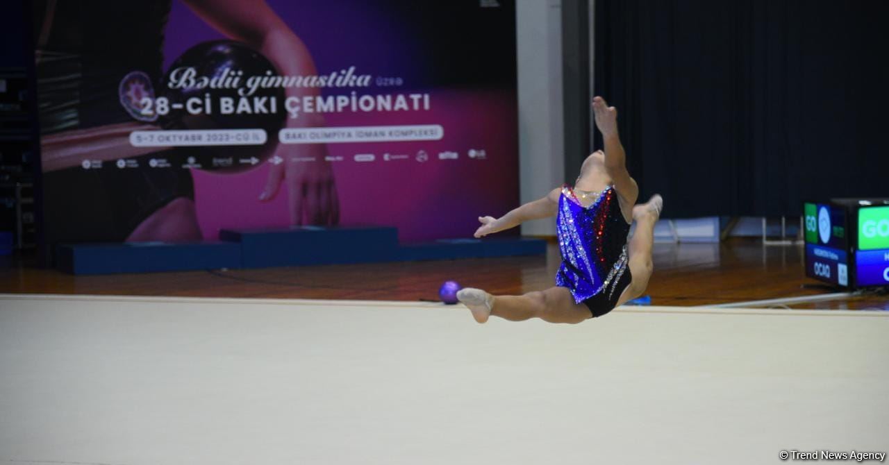 Bədii gimnastika üzrə 28-ci Bakı çempionatına start verilib (FOTO)