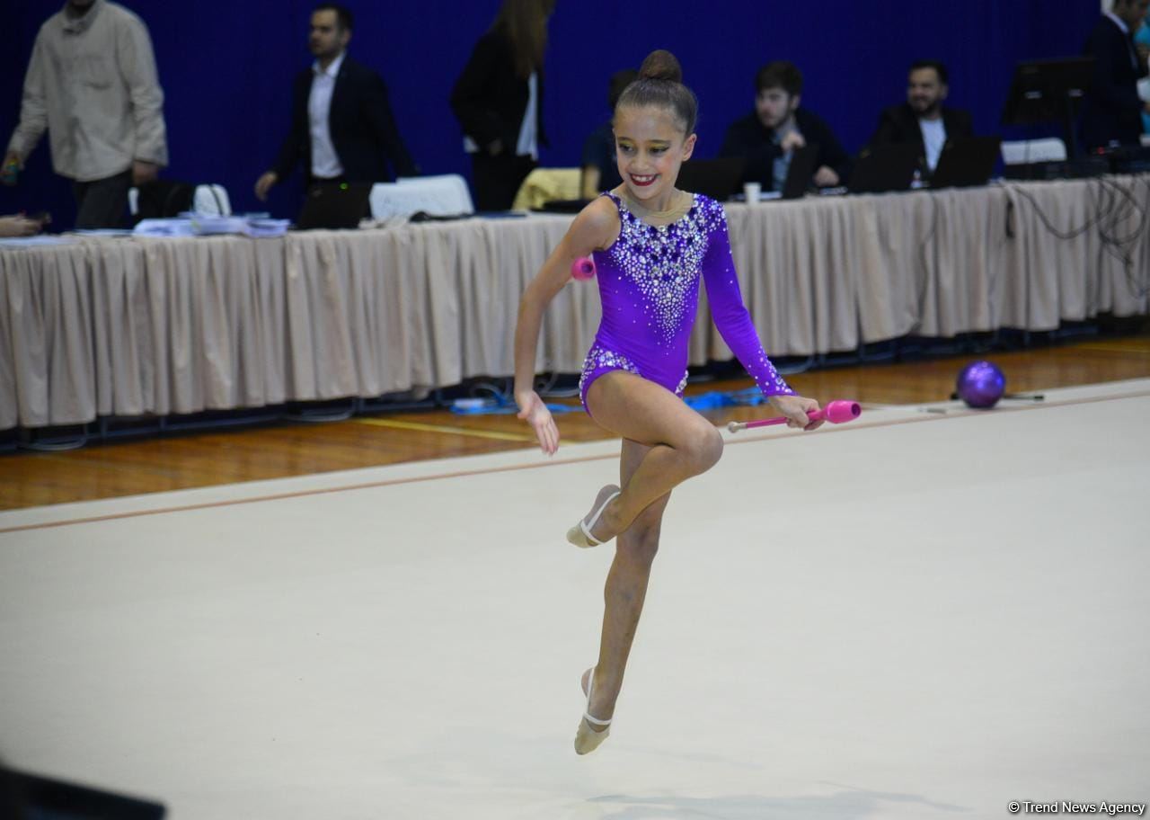 Bədii gimnastika üzrə 28-ci Bakı çempionatına start verilib (FOTO)