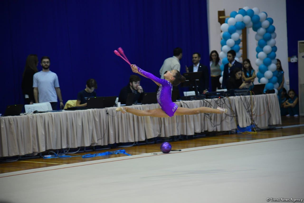 Bədii gimnastika üzrə 28-ci Bakı çempionatına start verilib (FOTO)