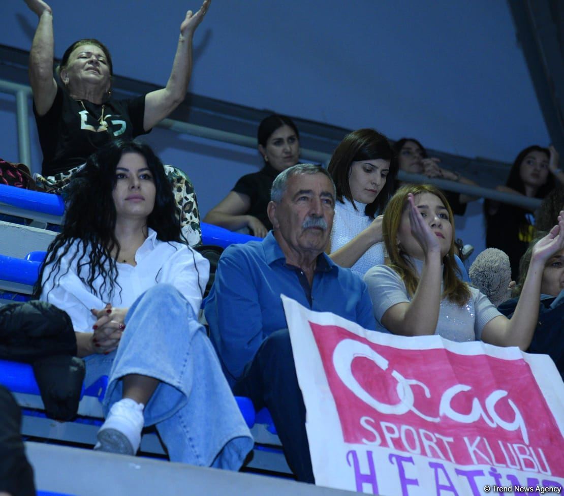 Bədii gimnastika üzrə 28-ci Bakı çempionatına start verilib (FOTO)