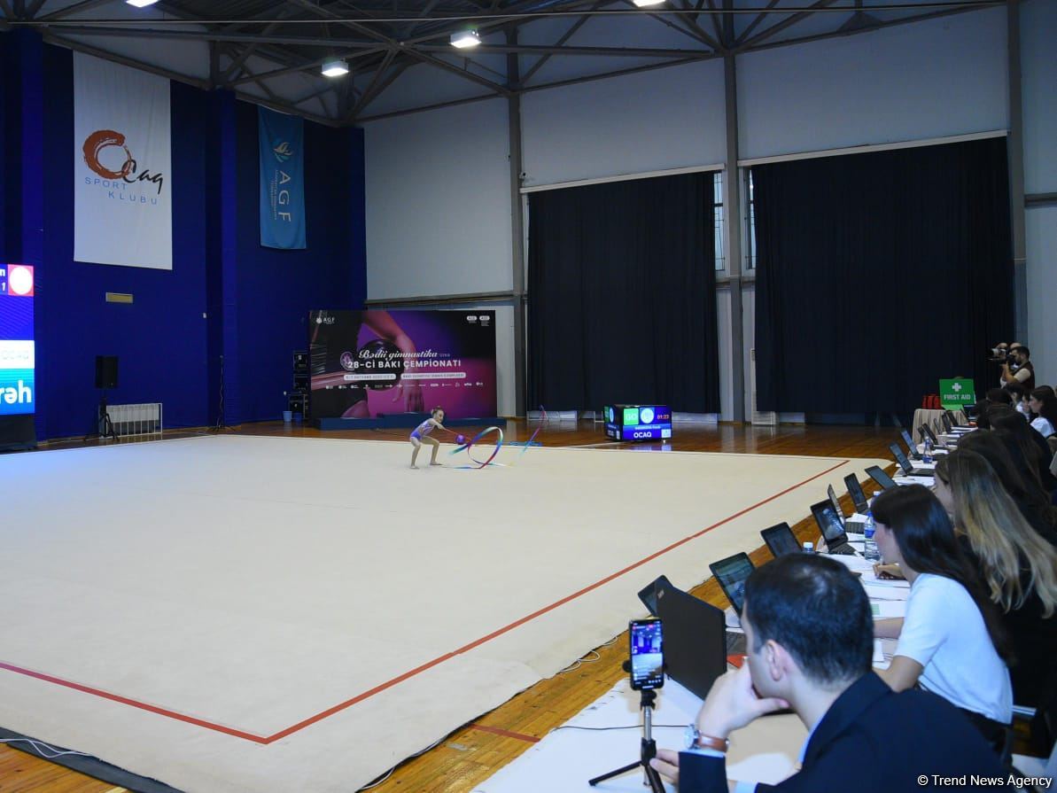 Bədii gimnastika üzrə 28-ci Bakı çempionatına start verilib (FOTO)