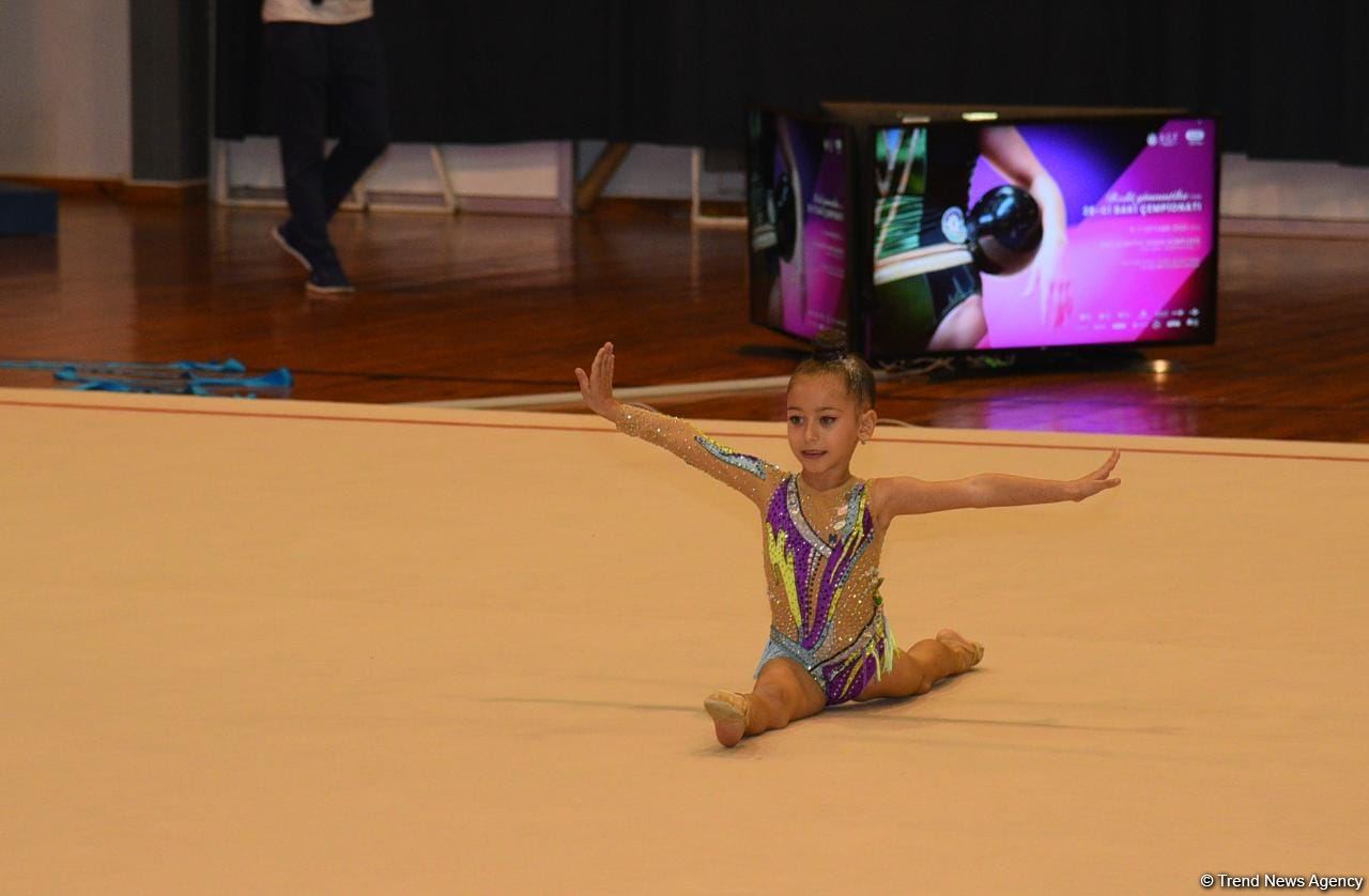 Bədii gimnastika üzrə 28-ci Bakı çempionatına start verilib (FOTO)