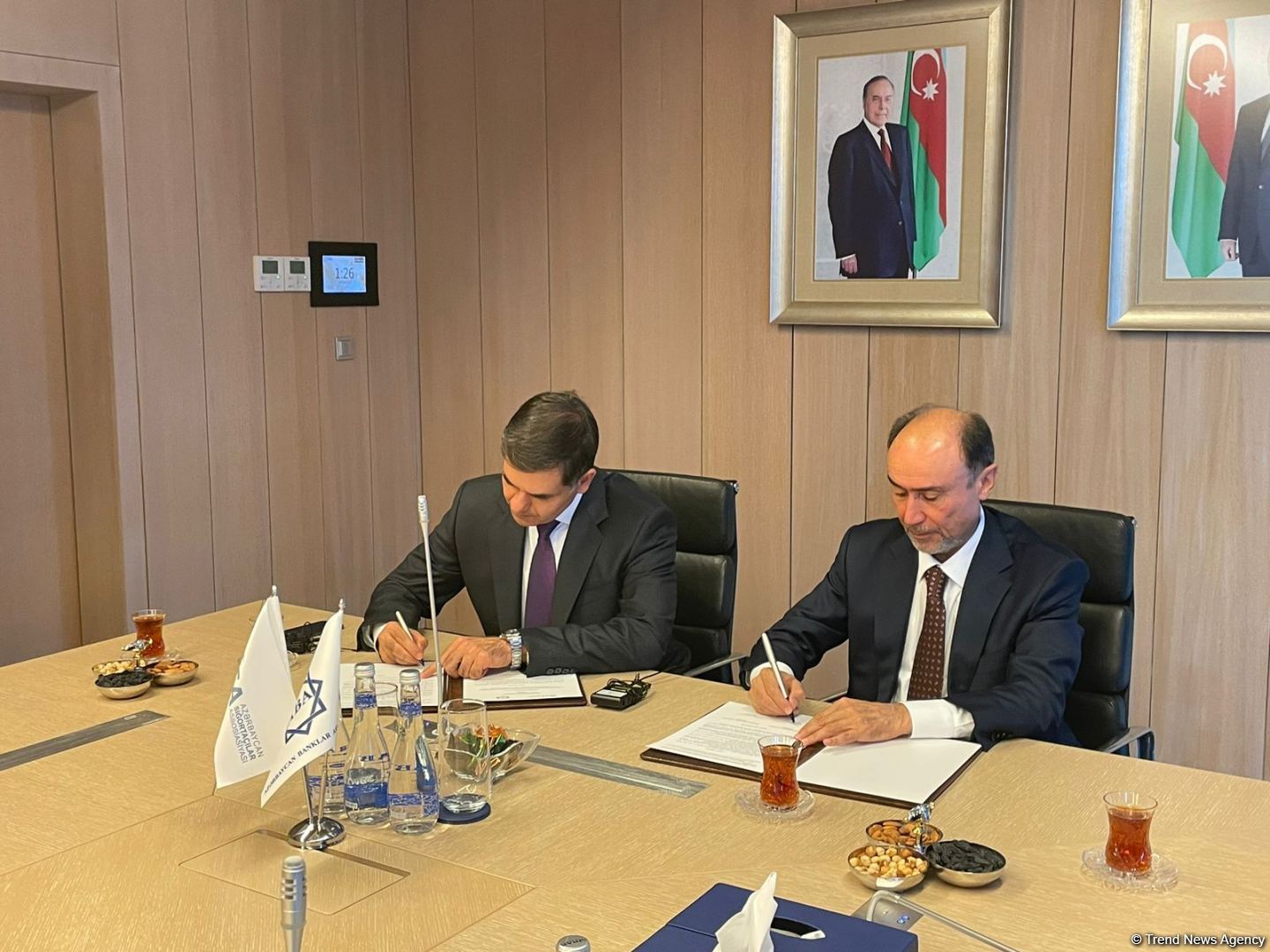 Azərbaycanda bank-sığorta modelinin tətbiqinə başlanılır (FOTO)