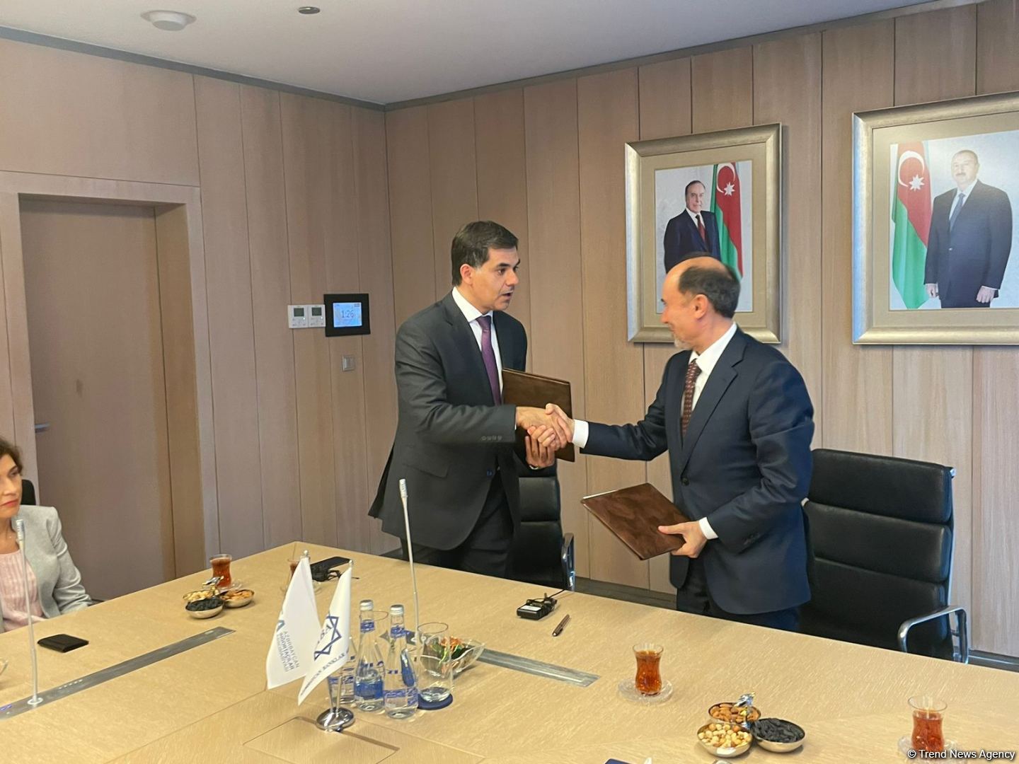 Azərbaycanda bank-sığorta modelinin tətbiqinə başlanılır (FOTO)