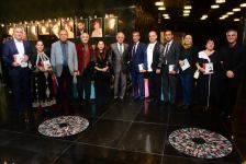 Xalq artisti Yasin Qarayevə həsr olunan kitabın təqdimatı keçirilib (FOTO)