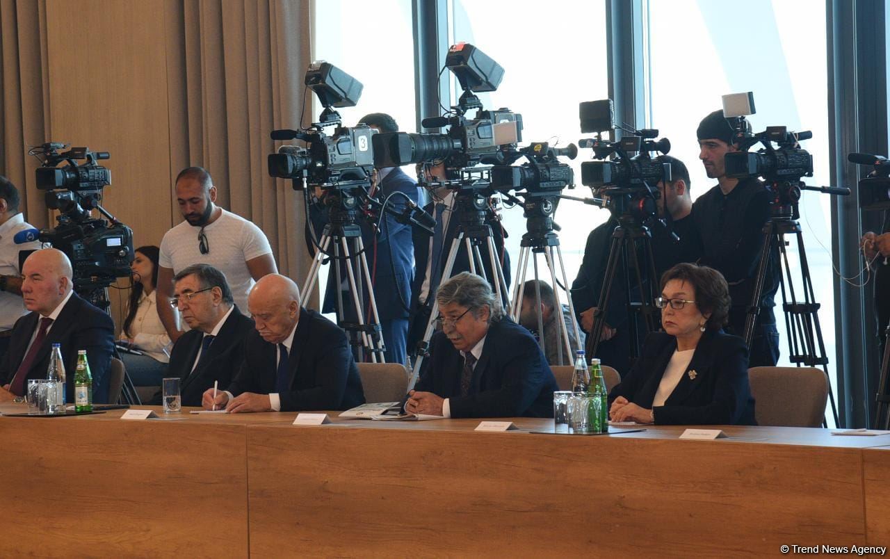 Bakıda "Vətənə, xalqa və dövlətçiliyə misilsiz xidmətin 20 ili" mövzusunda konfrans keçirilib (FOTO) (YENİLƏNİB)