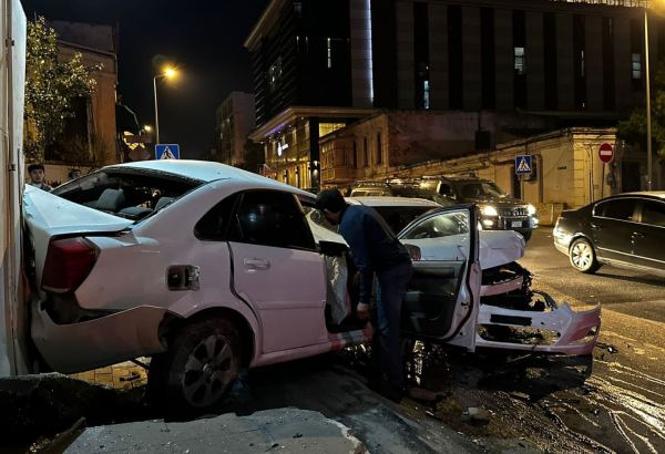Bakıda yol qəzası baş verib, yaralananlar var (FOTO)