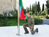 Prezident İlham Əliyev Ağdərə şəhərində Azərbaycan Respublikasının Dövlət Bayrağını ucaldıb (FOTO/VİDEO) (YENİLƏNİB)