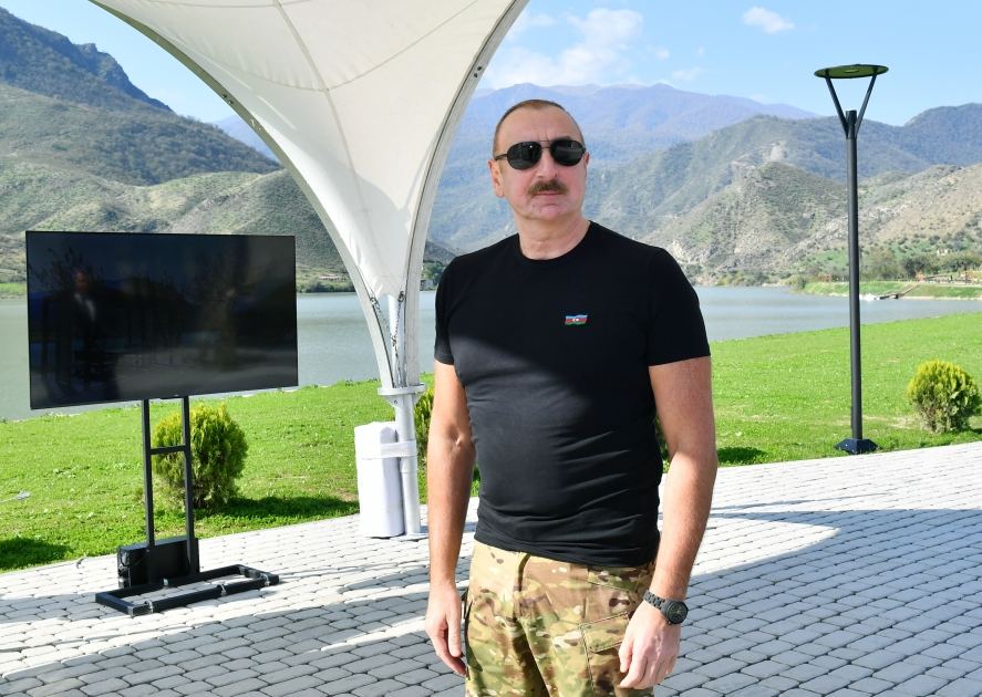 Prezident İlham Əliyev Suqovuşan qəsəbəsində istirahət parkının açılışında iştirak edib (FOTO/VİDEO) (YENİLƏNİB)