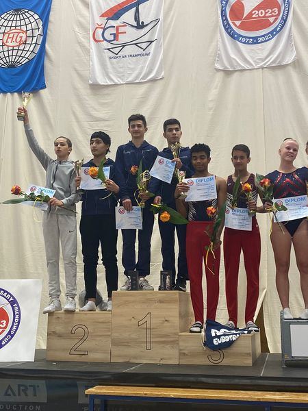 Azərbaycanlı gimnastlar Çexiyada beynəlxalq turnirdə mükafatlar qazanıb (FOTO)
