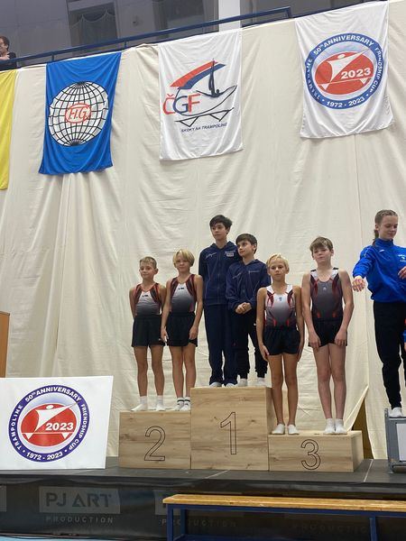 Azərbaycanlı gimnastlar Çexiyada beynəlxalq turnirdə mükafatlar qazanıb (FOTO)
