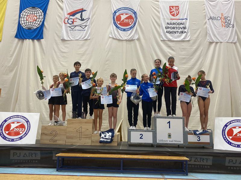 Azərbaycanlı gimnastlar Çexiyada beynəlxalq turnirdə mükafatlar qazanıb (FOTO)