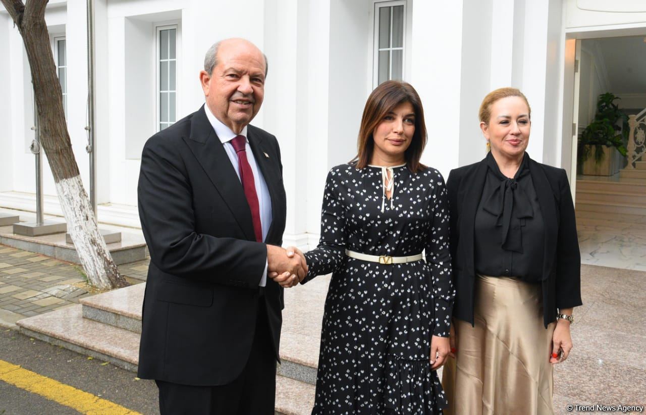 Ersin Tatar Beynəlxalq Türk Mədəniyyəti və İrsi Fondunu ziyarət edib (FOTO)