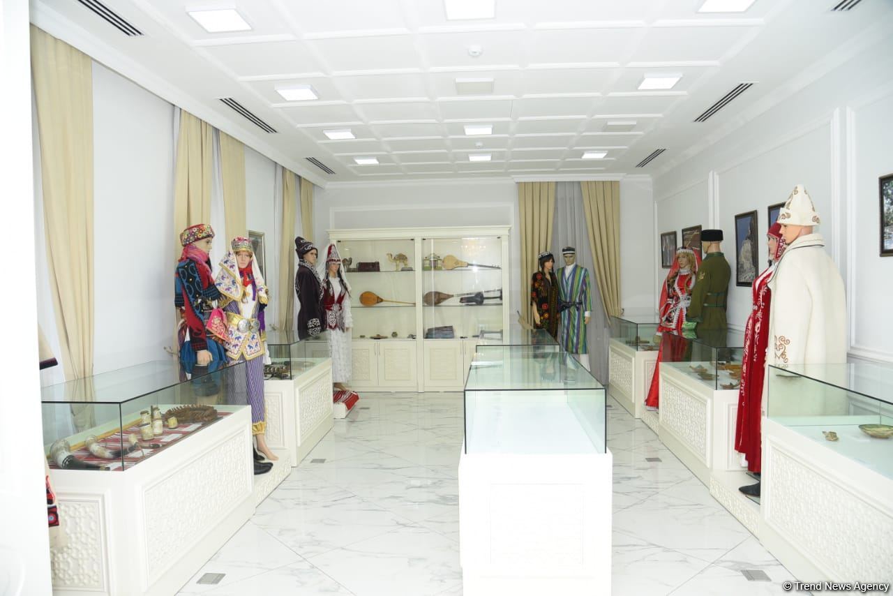 Ersin Tatar Beynəlxalq Türk Mədəniyyəti və İrsi Fondunu ziyarət edib (FOTO)