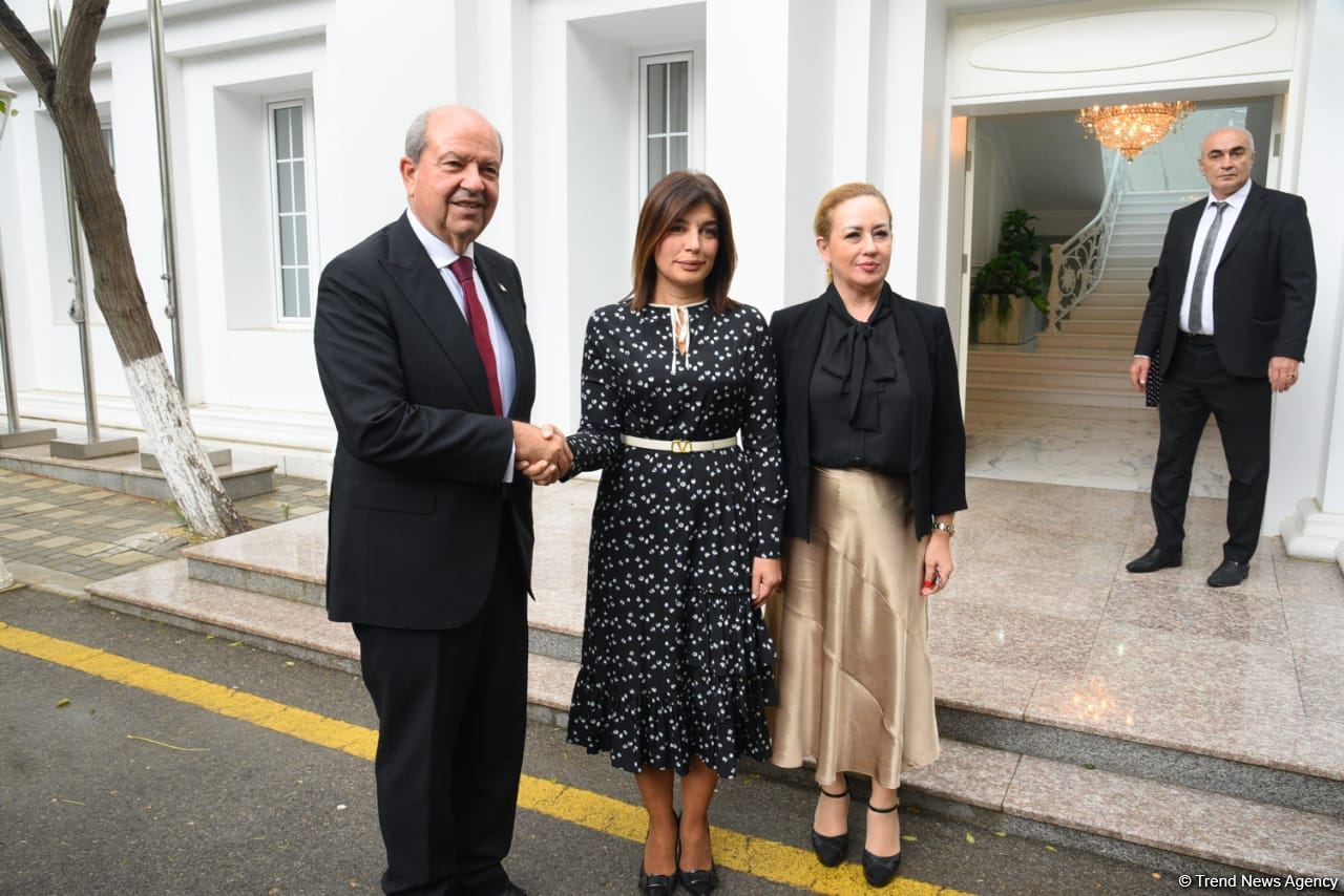 Ersin Tatar Beynəlxalq Türk Mədəniyyəti və İrsi Fondunu ziyarət edib (FOTO)
