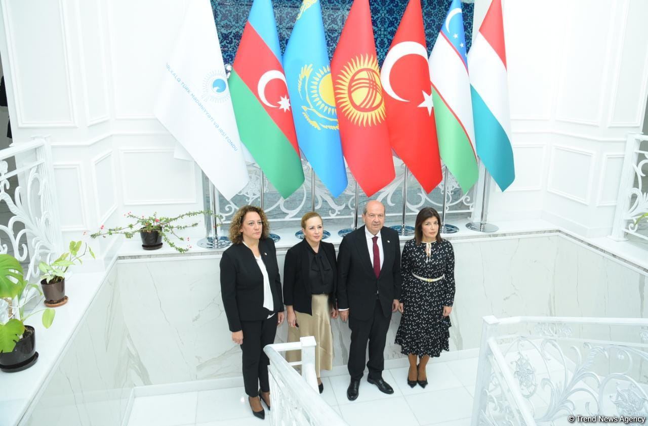 Ersin Tatar Beynəlxalq Türk Mədəniyyəti və İrsi Fondunu ziyarət edib (FOTO)
