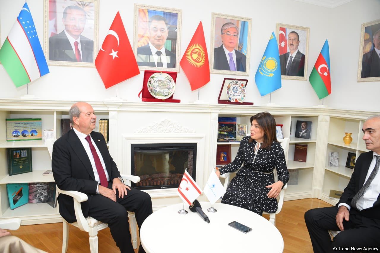 Ersin Tatar Beynəlxalq Türk Mədəniyyəti və İrsi Fondunu ziyarət edib (FOTO)