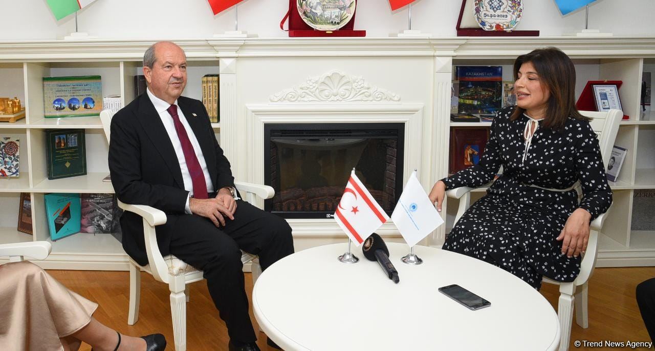 Ersin Tatar Beynəlxalq Türk Mədəniyyəti və İrsi Fondunu ziyarət edib (FOTO)