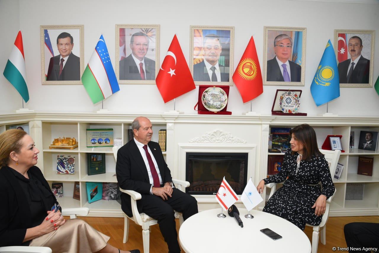 Ersin Tatar Beynəlxalq Türk Mədəniyyəti və İrsi Fondunu ziyarət edib (FOTO)