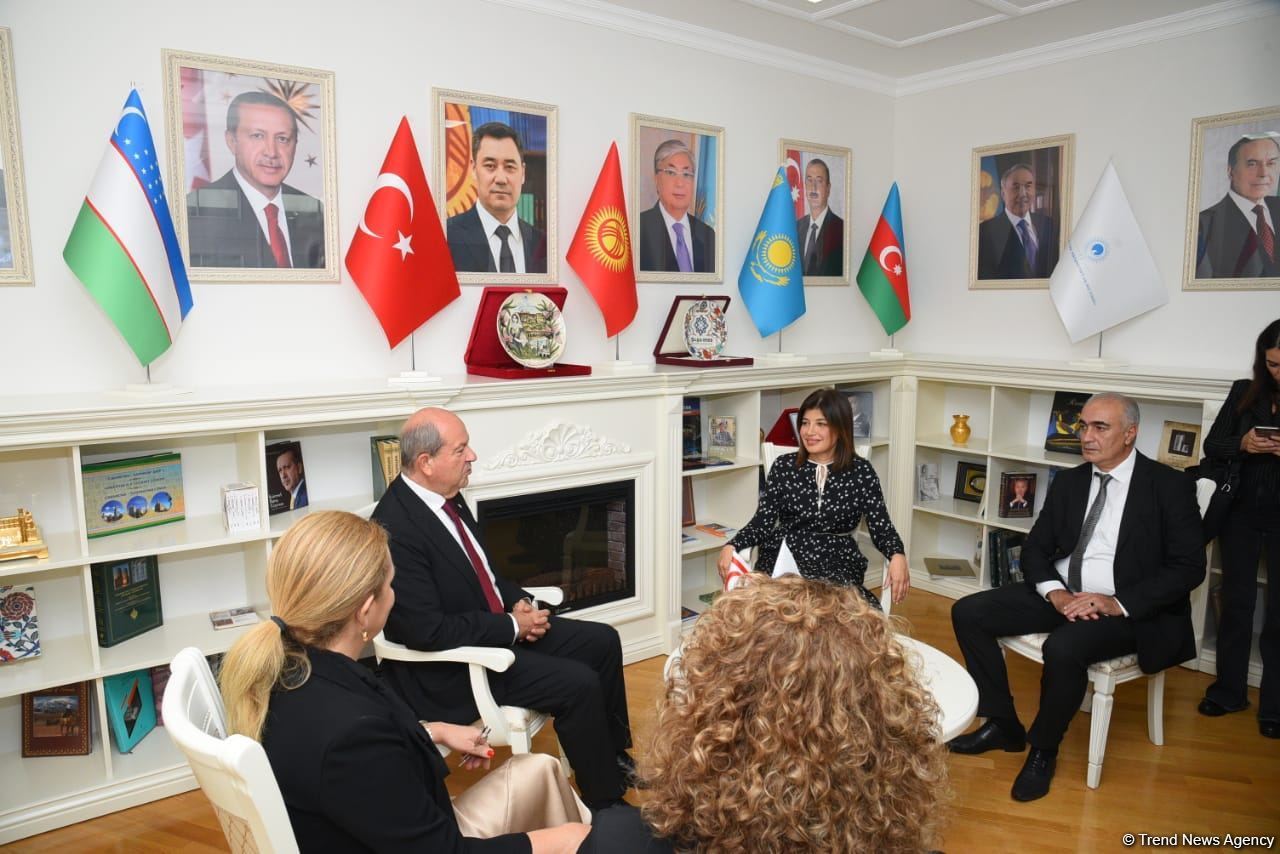 Ersin Tatar Beynəlxalq Türk Mədəniyyəti və İrsi Fondunu ziyarət edib (FOTO)