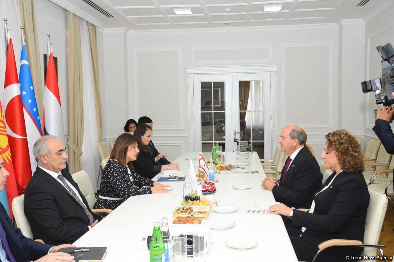 Ersin Tatar Beynəlxalq Türk Mədəniyyəti və İrsi Fondunu ziyarət edib (FOTO)