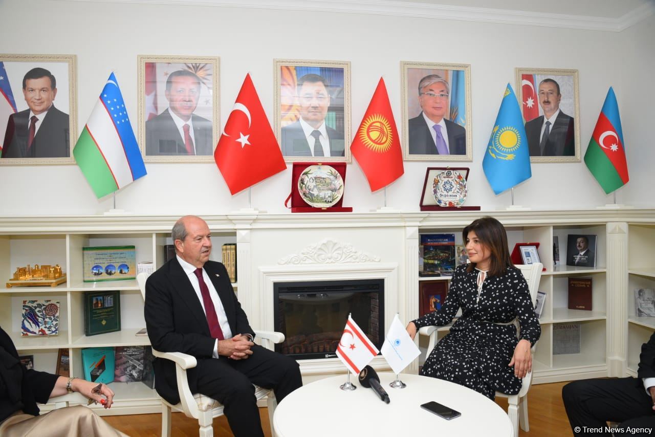 Ersin Tatar Beynəlxalq Türk Mədəniyyəti və İrsi Fondunu ziyarət edib (FOTO)