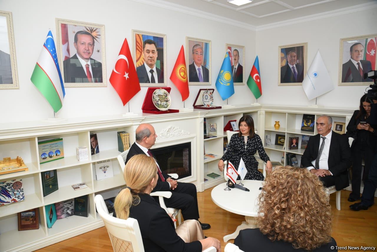Ersin Tatar Beynəlxalq Türk Mədəniyyəti və İrsi Fondunu ziyarət edib (FOTO)