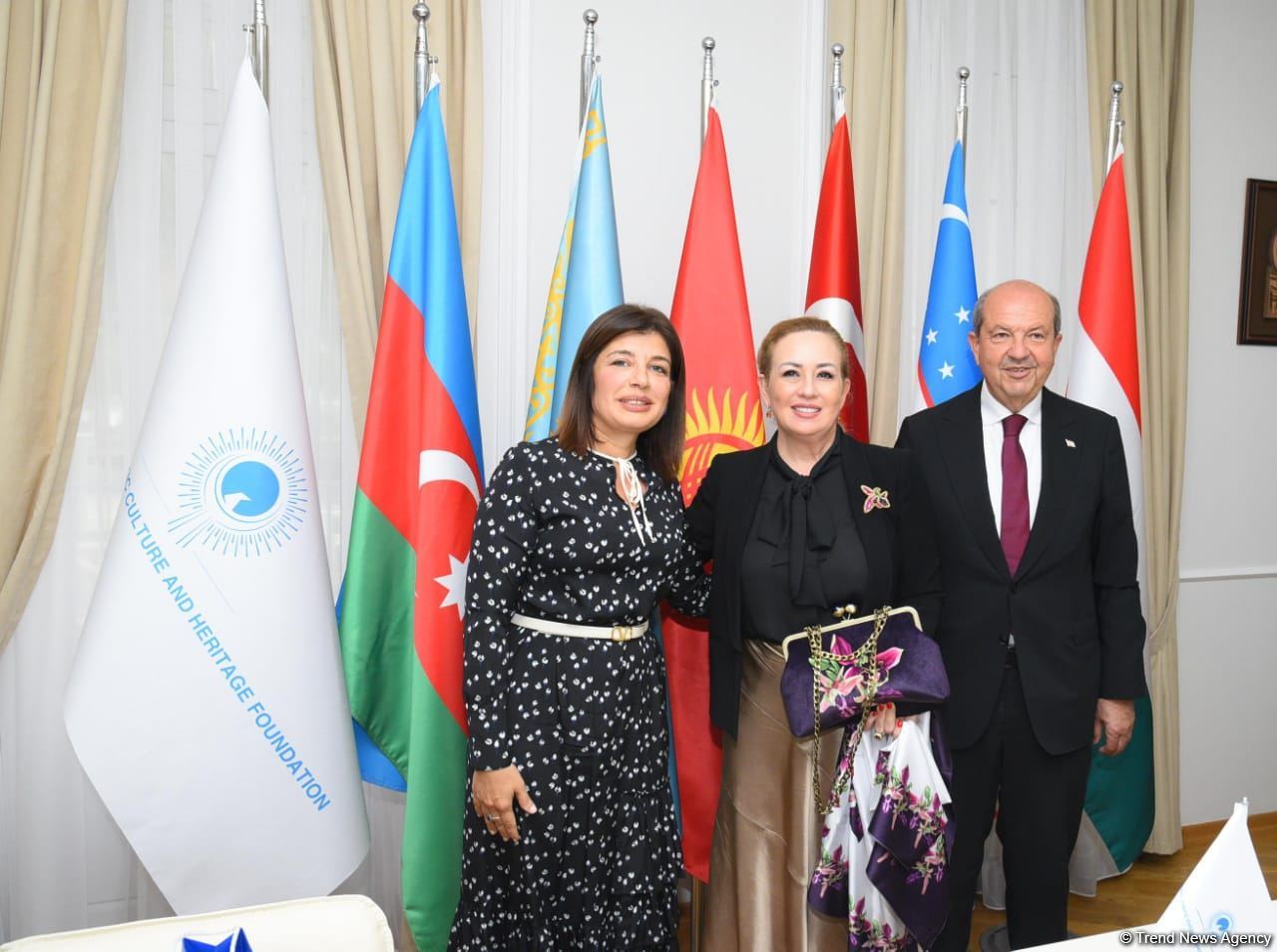 Ersin Tatar Beynəlxalq Türk Mədəniyyəti və İrsi Fondunu ziyarət edib (FOTO)