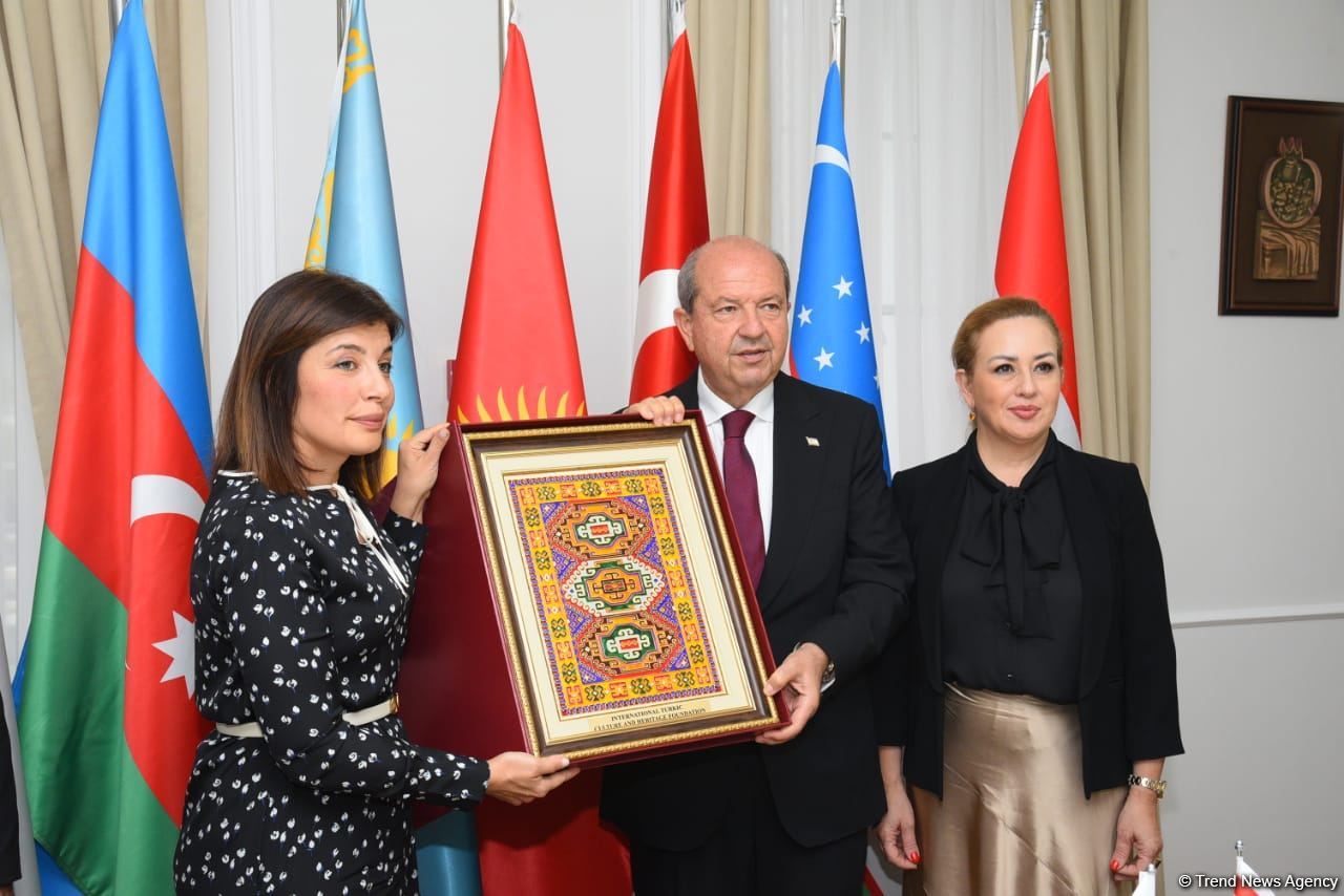 Ersin Tatar Beynəlxalq Türk Mədəniyyəti və İrsi Fondunu ziyarət edib (FOTO)