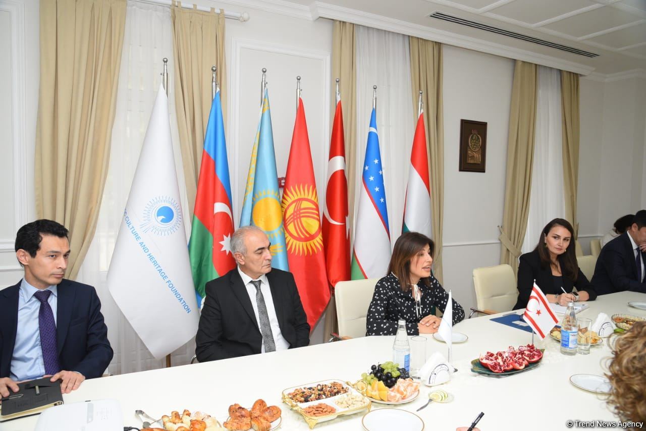 Ersin Tatar Beynəlxalq Türk Mədəniyyəti və İrsi Fondunu ziyarət edib (FOTO)