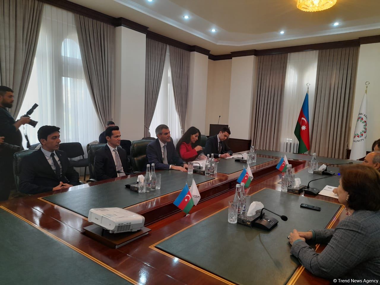 TBMM Baş Katibinin rəhbərlik etdiyi nümayəndə heyəti Qərbi Azərbaycan İcmasını ziyarət edib (FOTO)