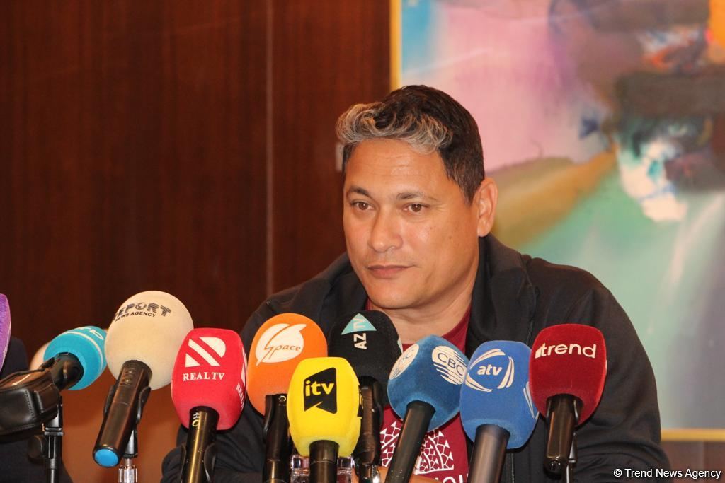 Makron düşünür ki, başqa ölkələrin etdiyi müstəmləkə cinayətdir, Fransanın yox - Tahiti azadlıq partiyasının üzvü