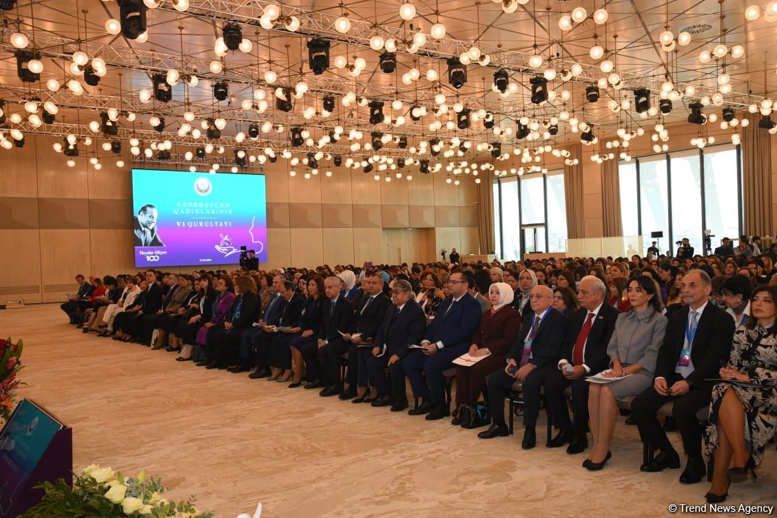 Azərbaycan Qadınlarının VI Qurultayında iştirakçıların Prezidentə müraciəti qəbul edilib