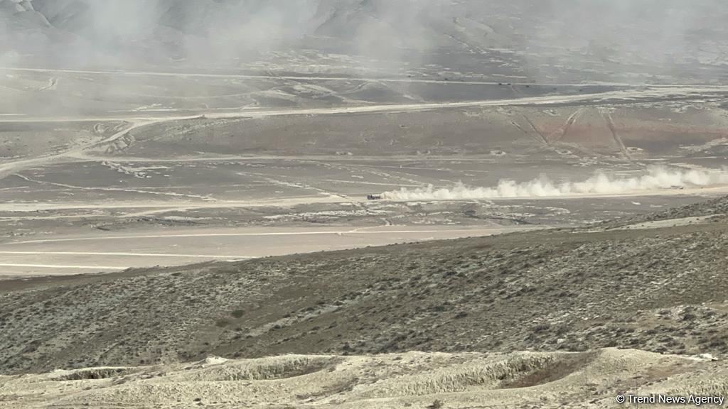 Müdafiə nazirləri Azərbaycandakı birgə taktiki təlimi izləyir (FOTO)