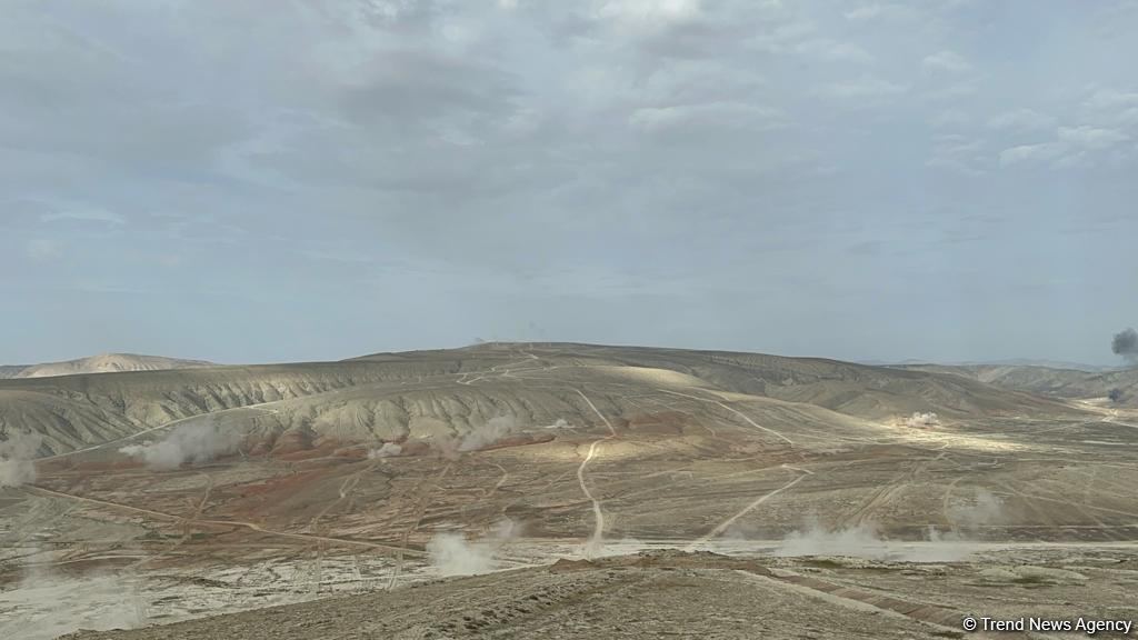 Müdafiə nazirləri Azərbaycandakı birgə taktiki təlimi izləyir (FOTO)