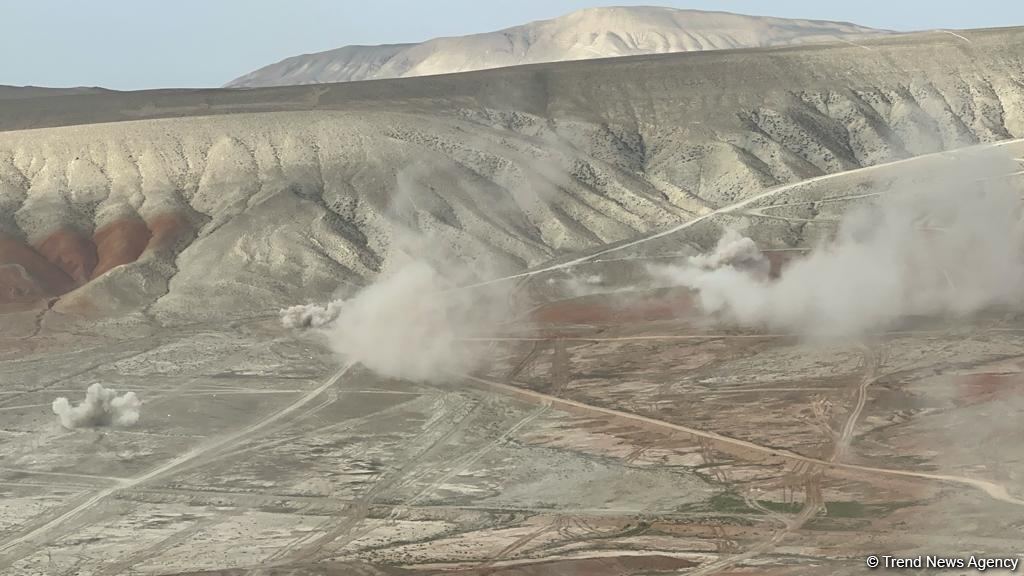 Müdafiə nazirləri Azərbaycandakı birgə taktiki təlimi izləyir (FOTO)