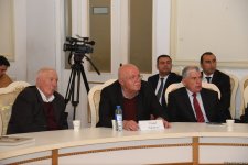 “Ulu Öndər silahdaşlarının xatirələrində" adlı kitab ictimaiyyətə təqdim olunub (FOTO)