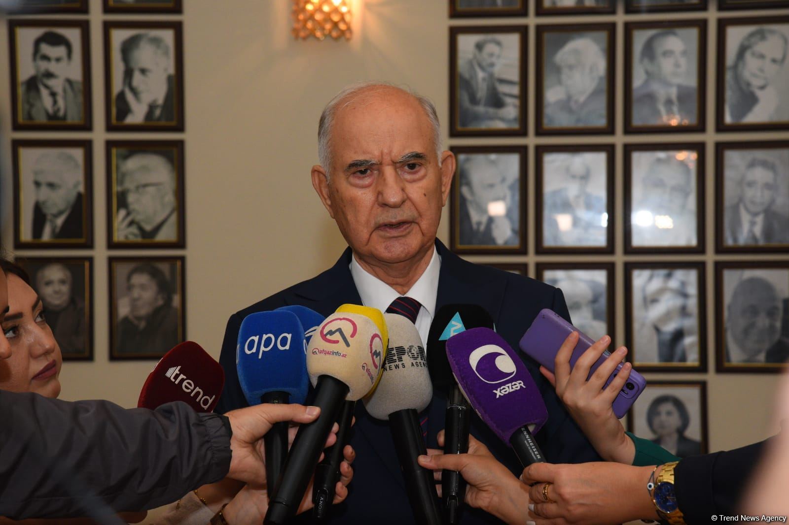 “Ulu Öndər silahdaşlarının xatirələrində" adlı kitab ictimaiyyətə təqdim olunub (FOTO)