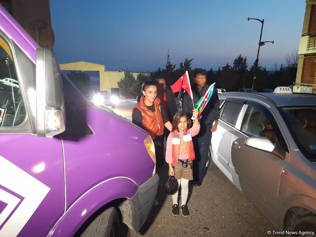 Daha 127 nəfər doğma Ağalıya yola salınıb (FOTO/VİDEO)