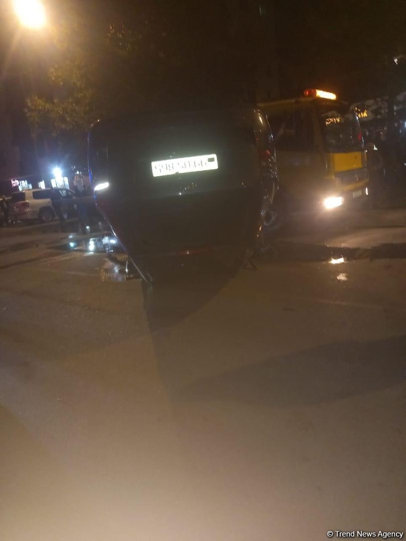 Mingəçevirdə maşın aşdı, sürücü ağır yaralandı (FOTO)
